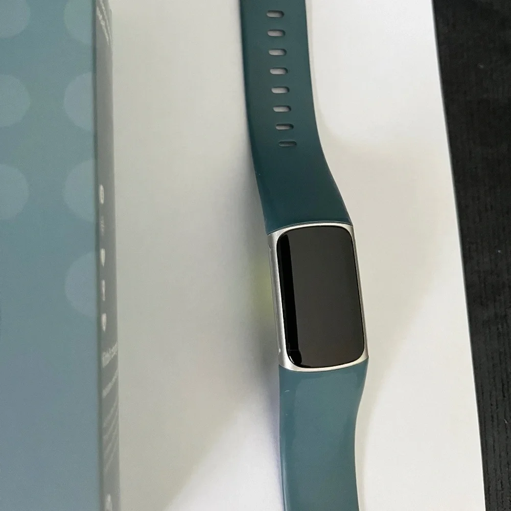 Fitbit Charge 5 Fitness & Health tracker, smart watch - Picture 6 of 9